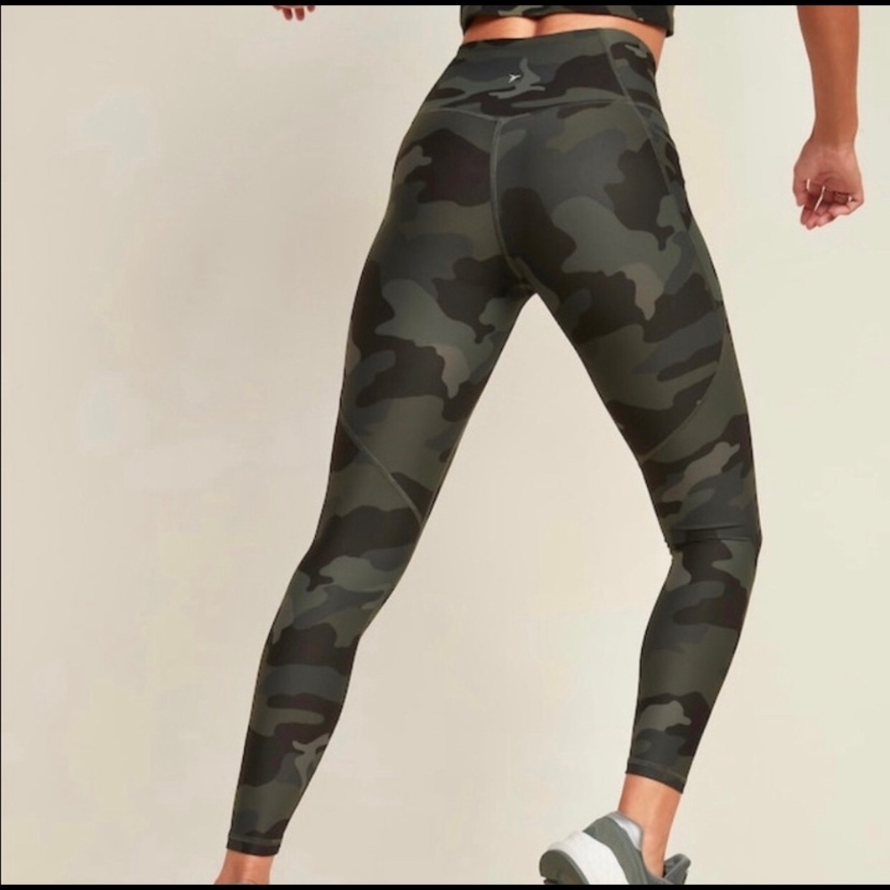 NEW High Waisted Leggings PowerSoft 7/8 Length Side Pockets Camo Medium Women’s